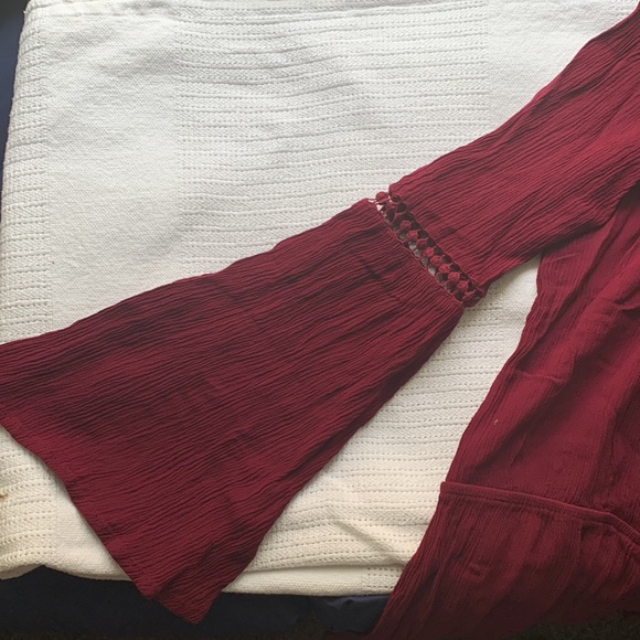 Size L Ambiance Bell Sleeve Open Peep Hole Short Romper - Picture 3 of 6